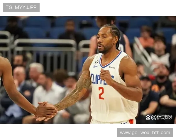 伦纳德顶住压力命中关键二分,快船收官成功 伦纳德顶住压力命中关键二分,快船收官成功