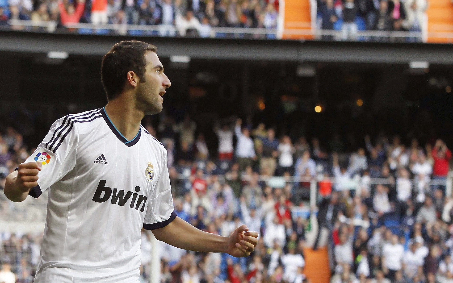 室内高尔夫模拟器联赛 虚拟球场让跨国对抗成为可能